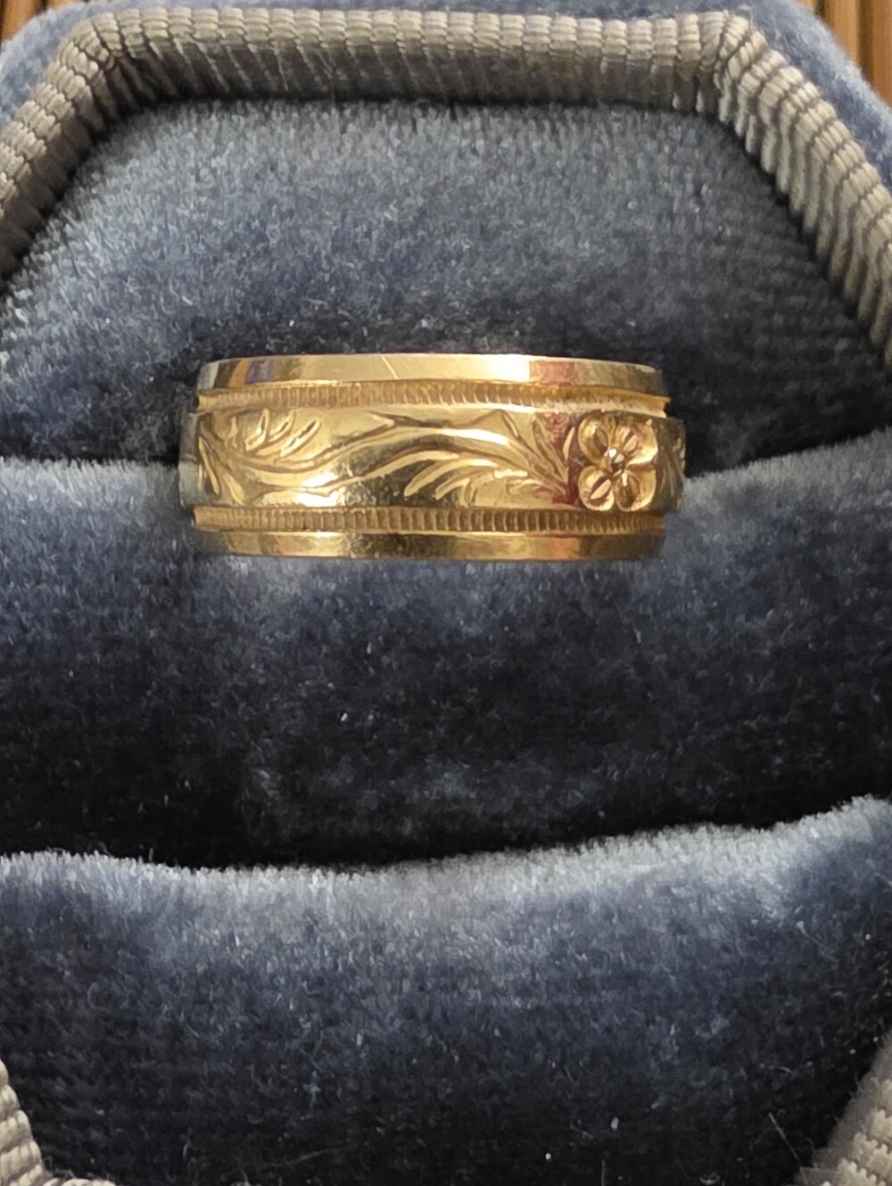 14k Engraved Yellow Gold Band Ring (Vintage)